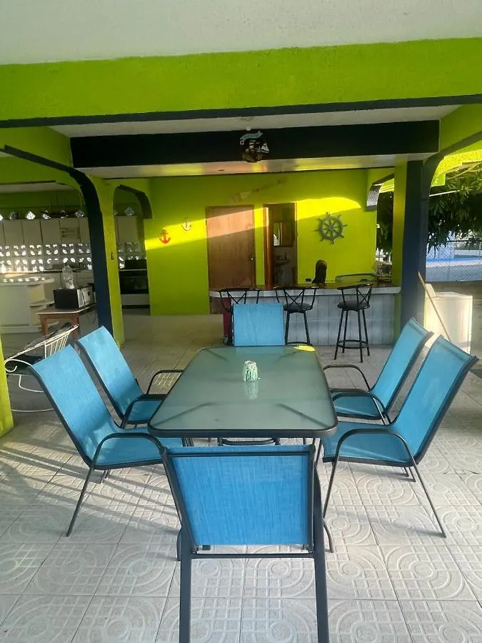 קאבו רוחו Combate Green House